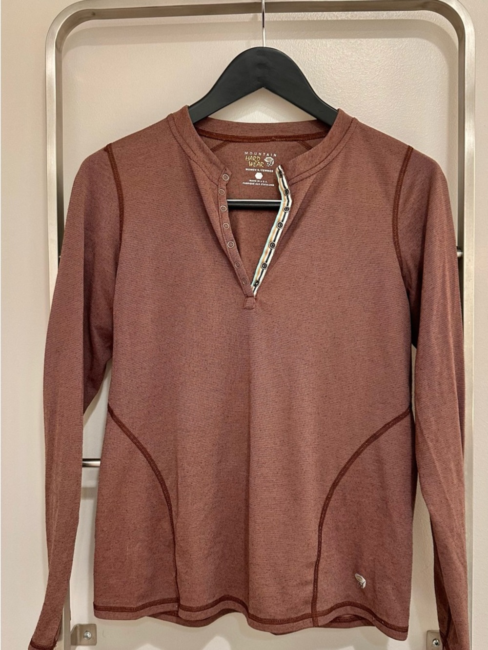 Mountain Hardwear Long Sleeve Henley in Rust